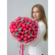51 коралловый пион с эвкалиптом